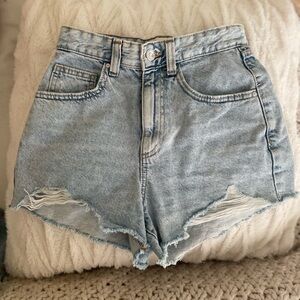 Cotton On| high rise mom jean short| light jean wash-Size:2